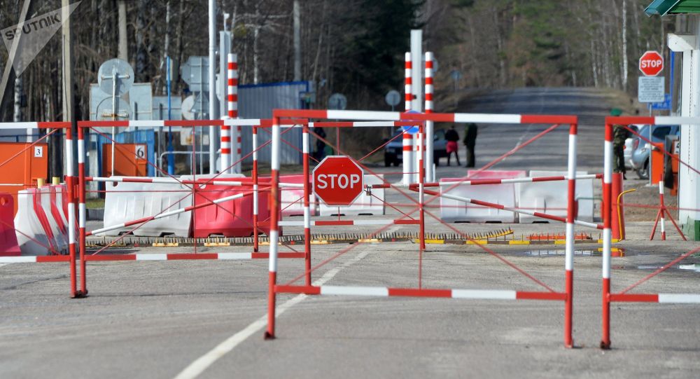 Студентов не пускают домой