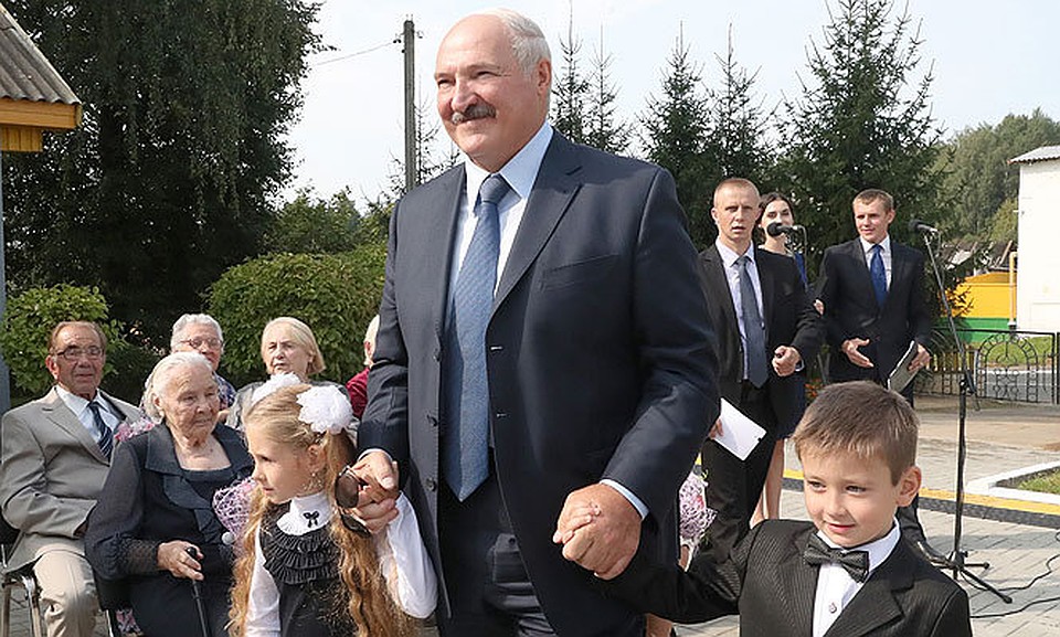 Лукашенко на линейке